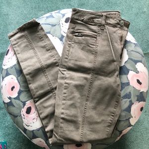 American Eagle Green High-Rise Jegging